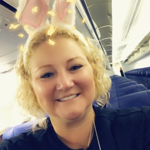 Meet your Posher, Janet - Picture 1 of 1